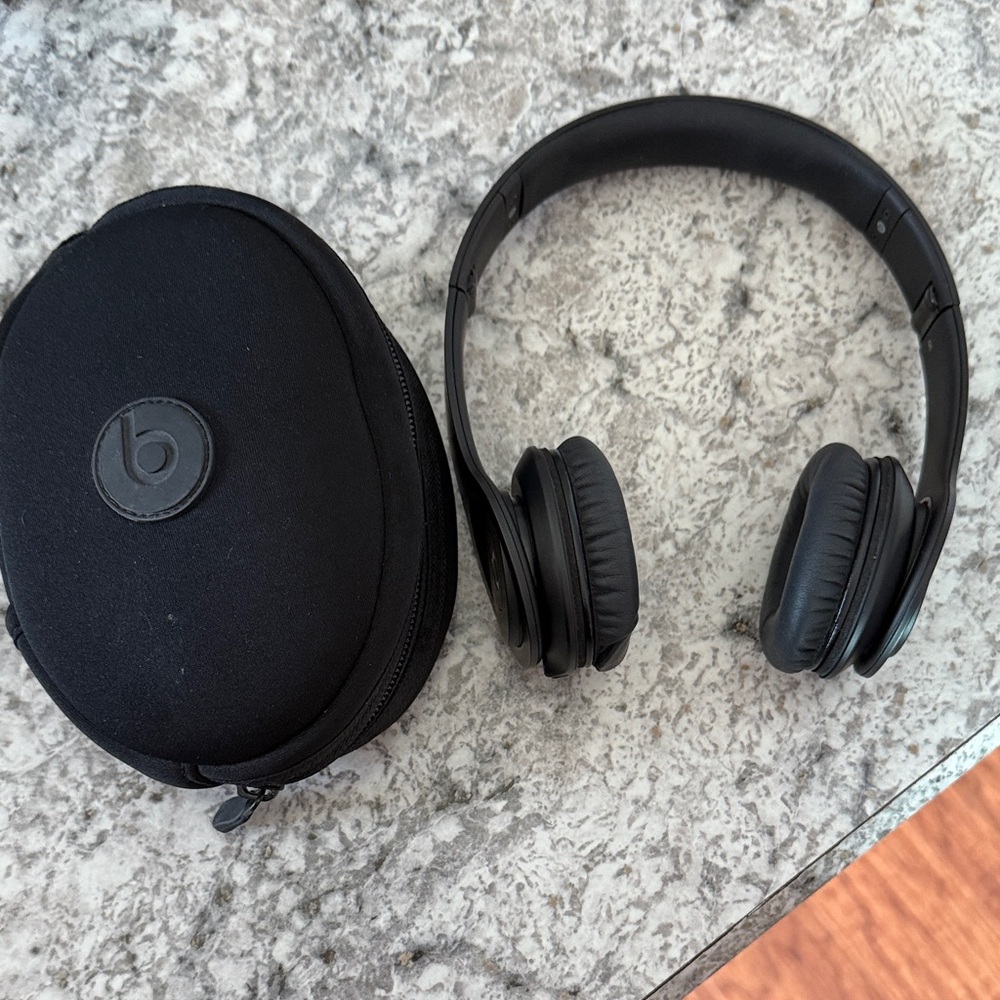 Beats by Dre Black Over-Ear Headphones
